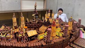 はじめしゃちょー、27万円のお菓子の城を作る！？２m越えの巨大作品にファン「これぞYouTube」！