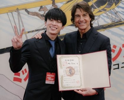 登録者数900万人超の人気YouTuberが、トム・クルーズを卒業生に!?